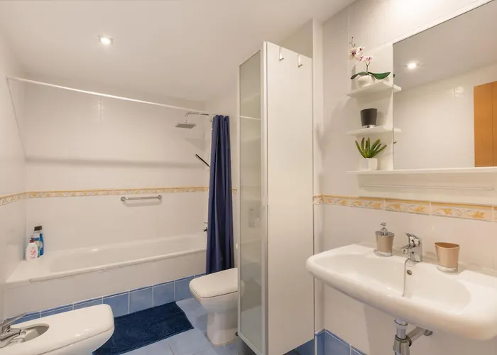 Paradise Bay Адехе